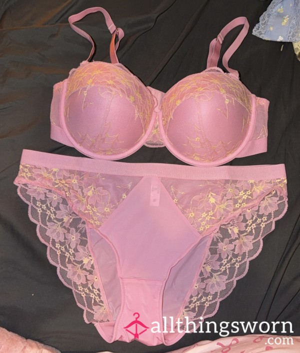 Pretty In Pink 💕 Lace Set You Won’t Be Able To Resist