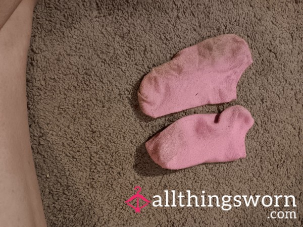 Pretty In Pink – Worn Dirty Low-Cut Socks