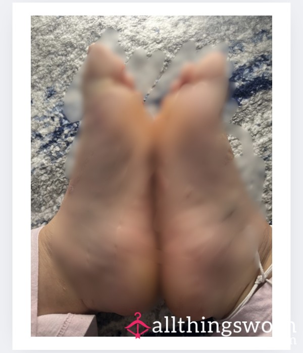 Pretty Little Soles 👣👀