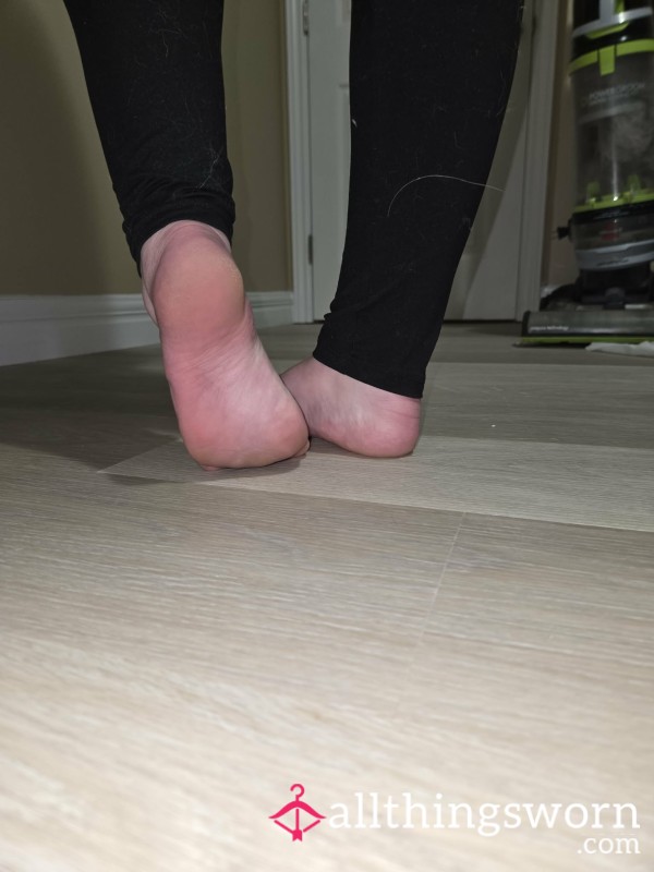 Pretty Feet Oiled Up