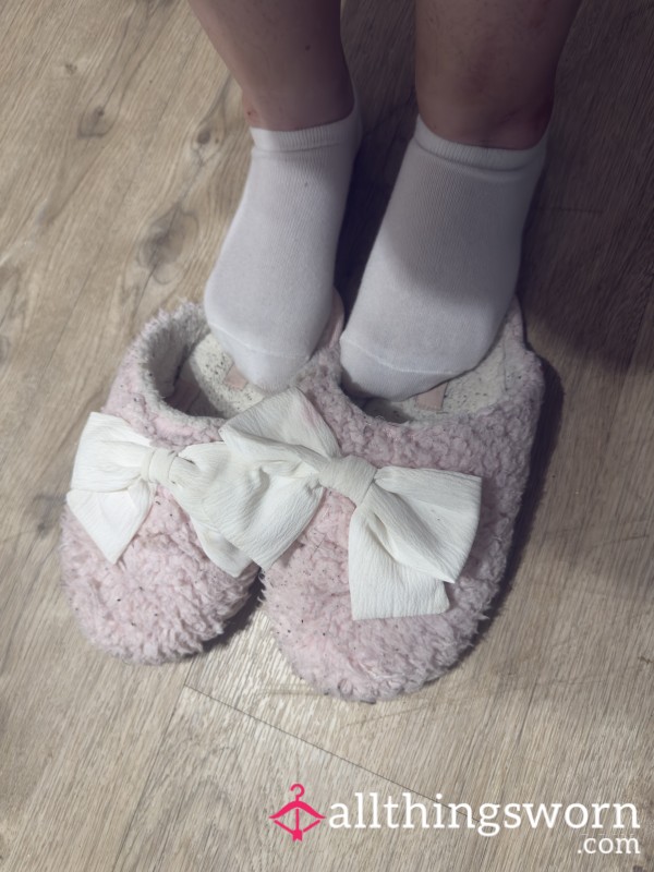 Pretty Pink Bow Slippers 😘 My Everyday Slippers