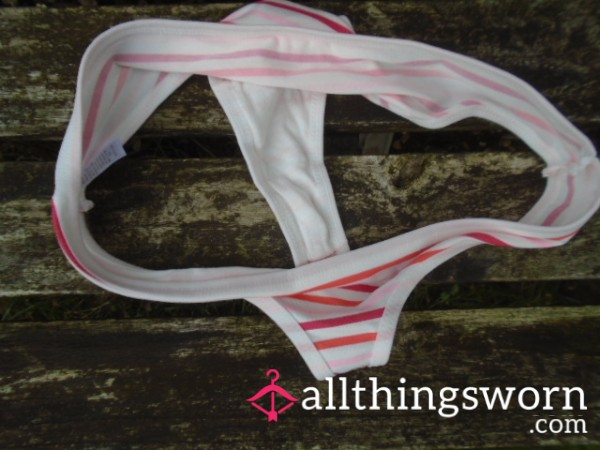 💕Pretty Striped Thongs💕