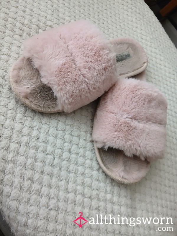 Primark Baby Pink Fluffy Slippers Open Toe Size 7/8