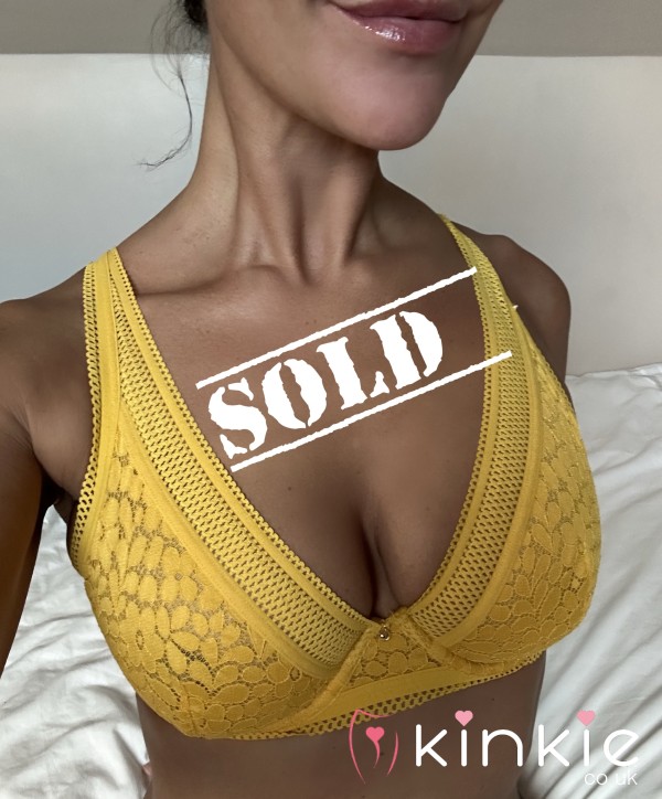 Princess Elle Wears : Hell Yell-ow! 🍋
