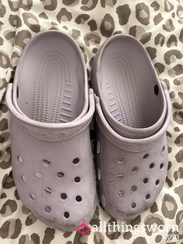 💜 Princess’s 3-Year Everyday Worn Lilac Crocs 💜