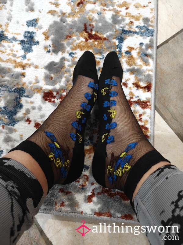 Proof That Even My Socks Are Blooming. 🌼