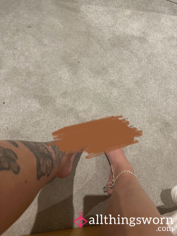 £5 Per Feet Pic Or £5 Per Minute Video 👣