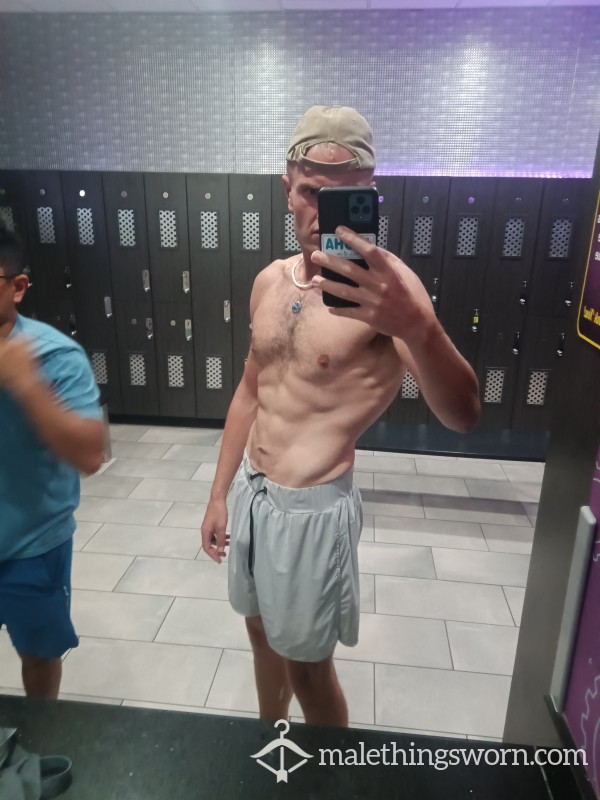 Public Jerk At Gym