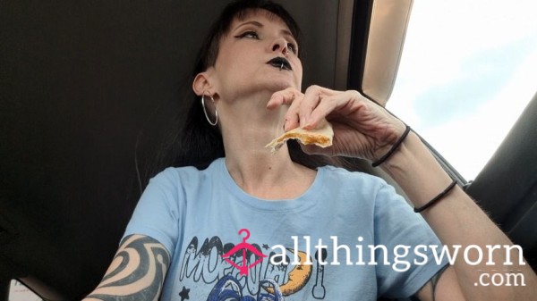 Public Mukbang - Tacos In My Car