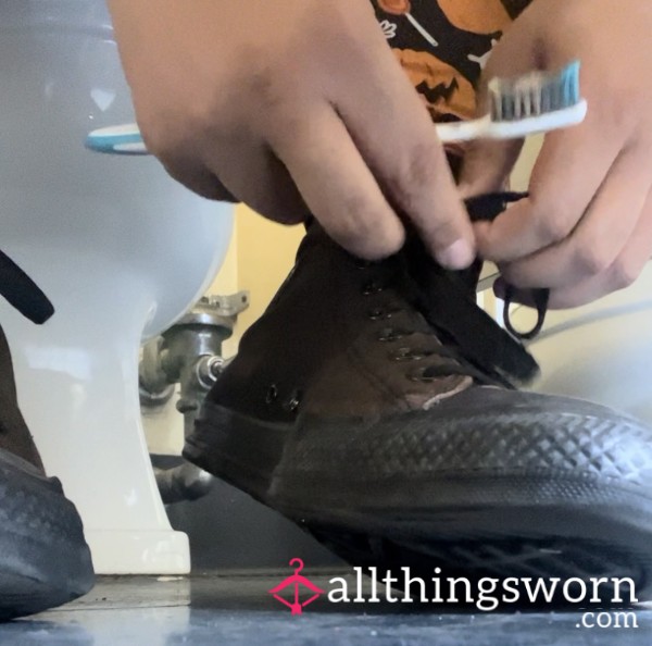 Public Restroom Foot Clean With Filthy Tooth Brush/Size 10 Feet