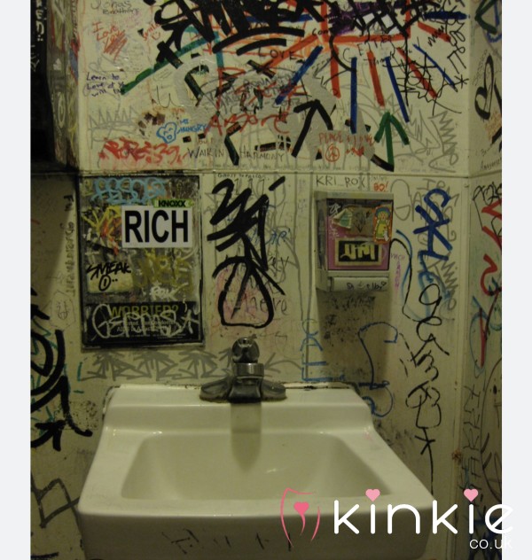 “Public” T0ilet Wall Exposure 😈 READ LISTING