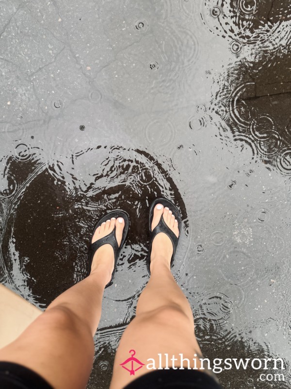 Puddles Vs White Toes
