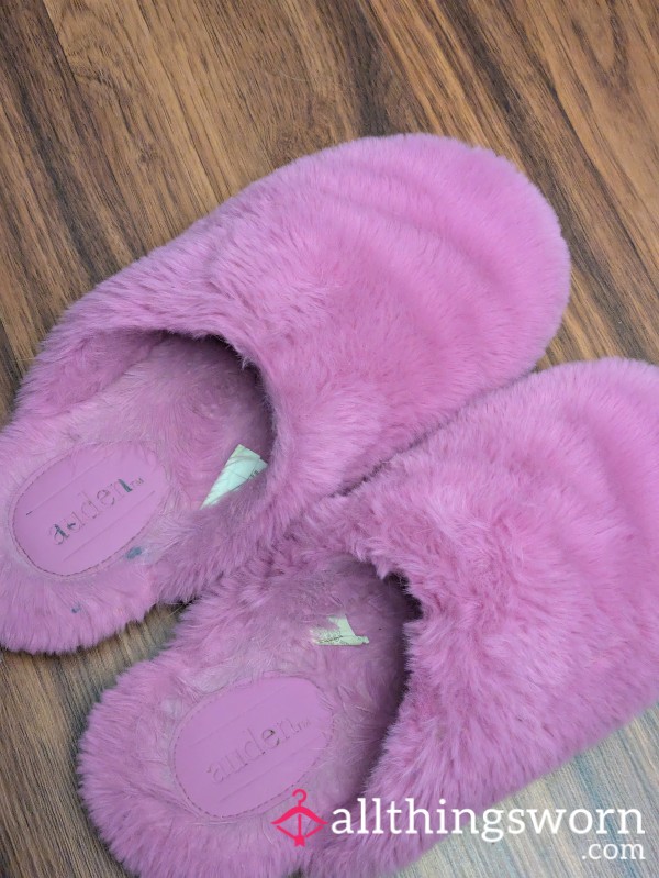 Purple/pink Sweaty Well Worn. 🥵
