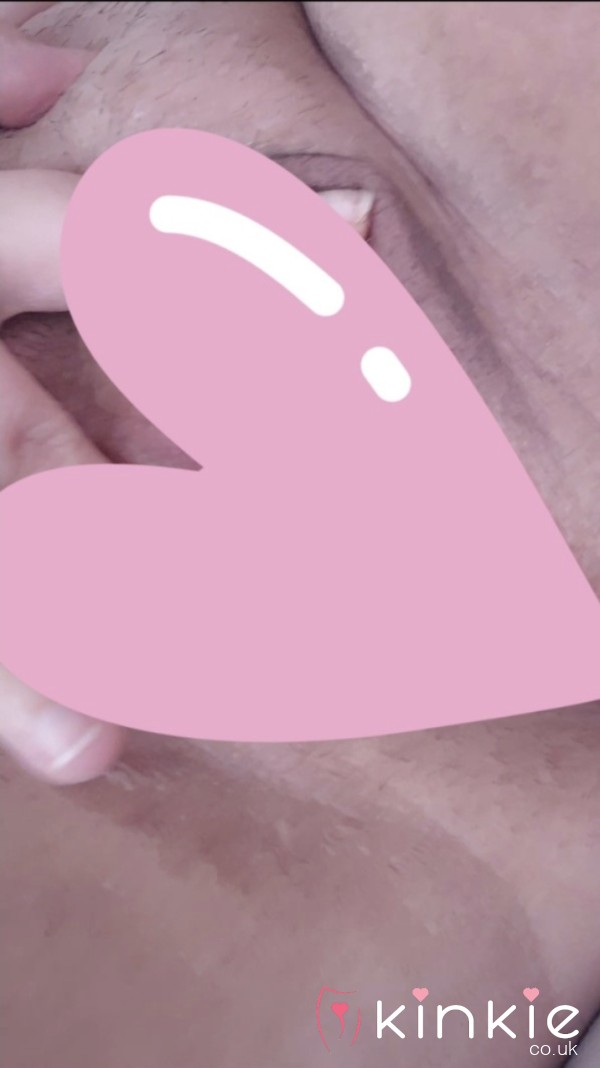 Pu**y Spread