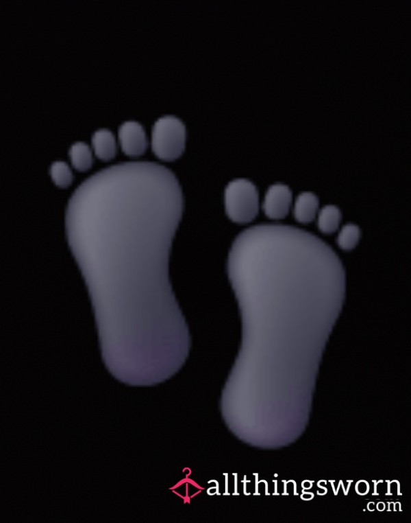 Putting Lotion 🧴 On My Pretty Feet 👣