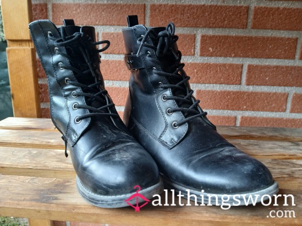Queen Boots