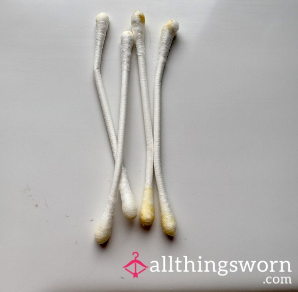 Queen’s Dirty Little Cotton Buds 👑👂