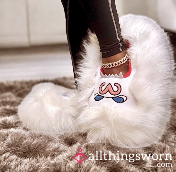 Rare  American Eagle Faux Fur Yeti Slippers.