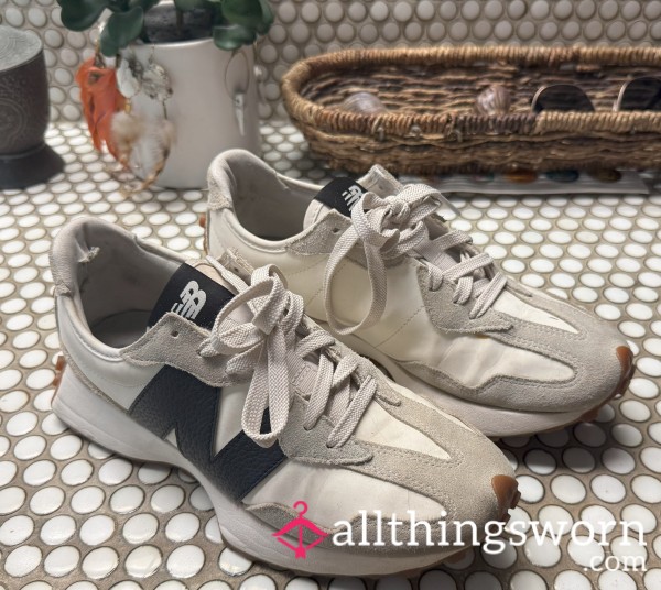 Rare NEW BALANCE 327s