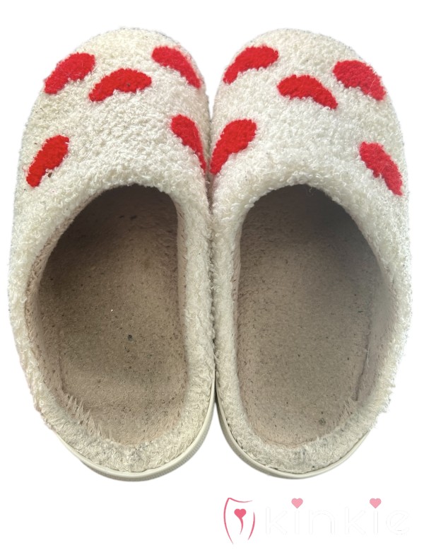 👣 Rare UK Size 11 Worn Love Heart Slippers 👣