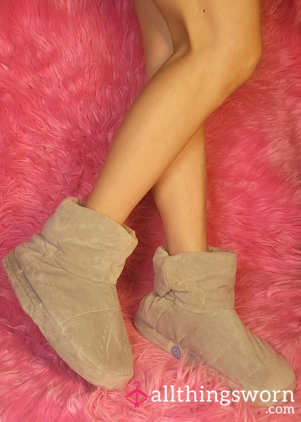 🤍Rare Vibrating Slippers Cozy Soft Feet Ma**age Shoes Slip On Indoor Grey House Slippers Japanese Asian Feet Fetish Tattooed Foot Worship Gym Girl Fitness Model Personal Trainer