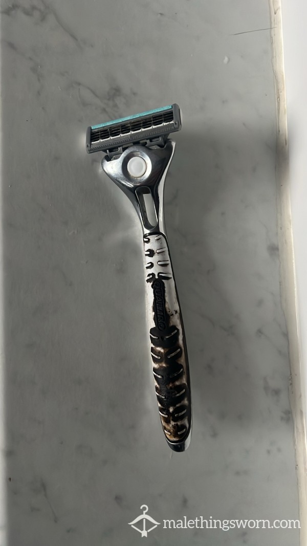 Razor🪒