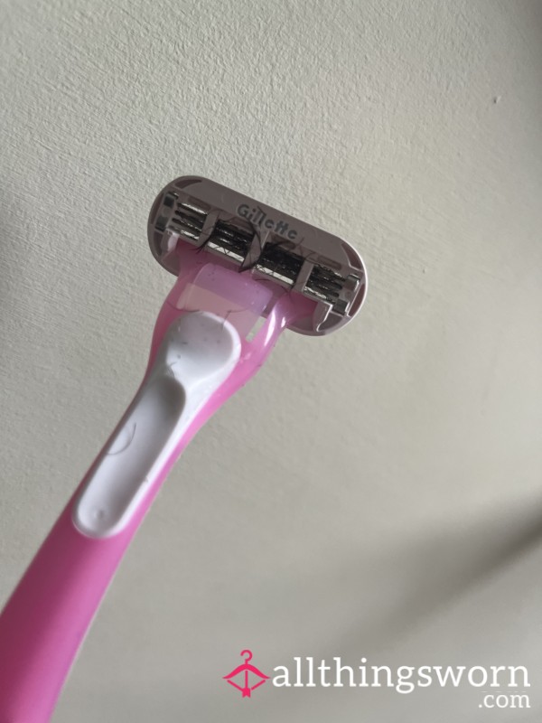 Razor Soaked In Hairs