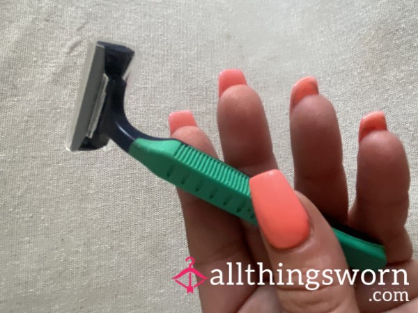 Razor Used On Pu**y Legs Armpits