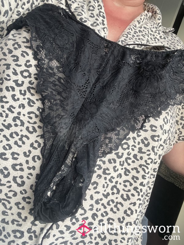 READY TO BE SNIFFED! Black, Lacy Panties