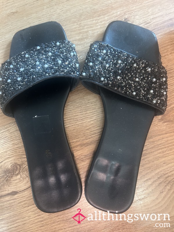 Really Worn Down Sliders Had Much Love For 3+ Years Now It’s Time For You To Love Them 🖤