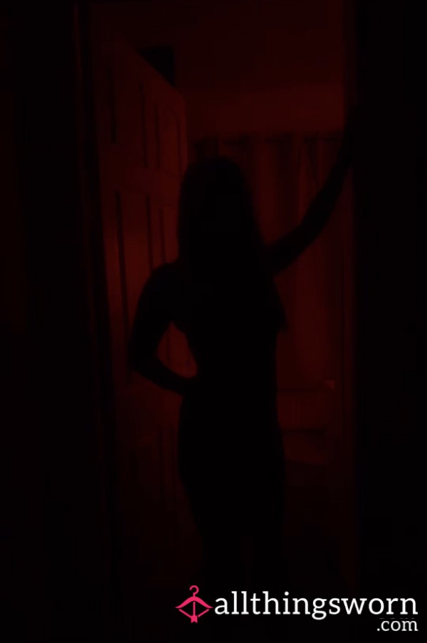 Red 20 Second Silhouette S**y Vid