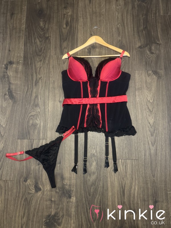 RED & BLACK BASQUE & THONG😈LET ME DRESS YOU UP!