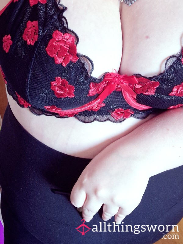 Red & Black Bra Alb*m ❤️🖤