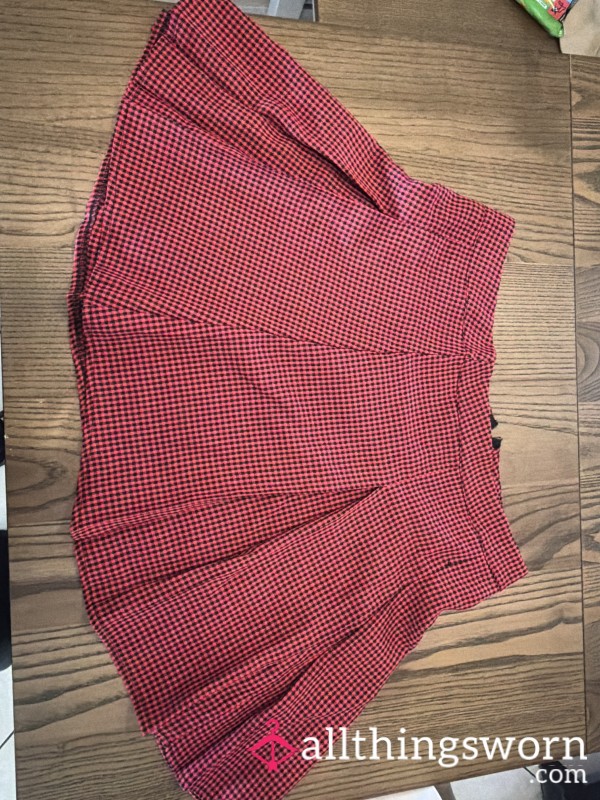 Red & Black Checkered Sk*ter Skirt (Size L)