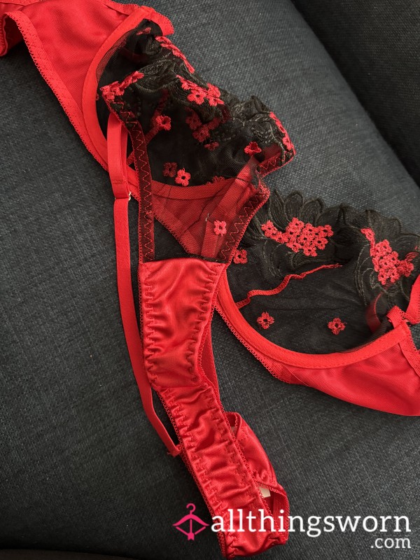 Red & Black Flor*l Tease Set – Worn For You