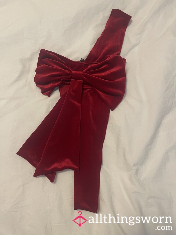 Red Bow Outfit 😏