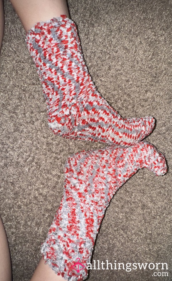 Red Fuzzy Socks❤️