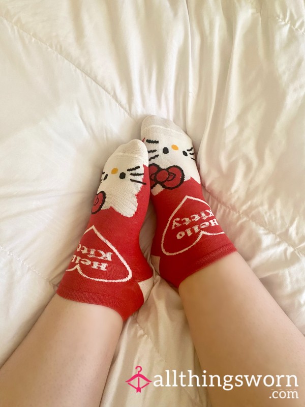 Red Hello Kitty Ankle Socks Women’s Size 6-8