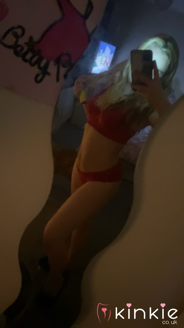 RED LACE BRA & PANTIES