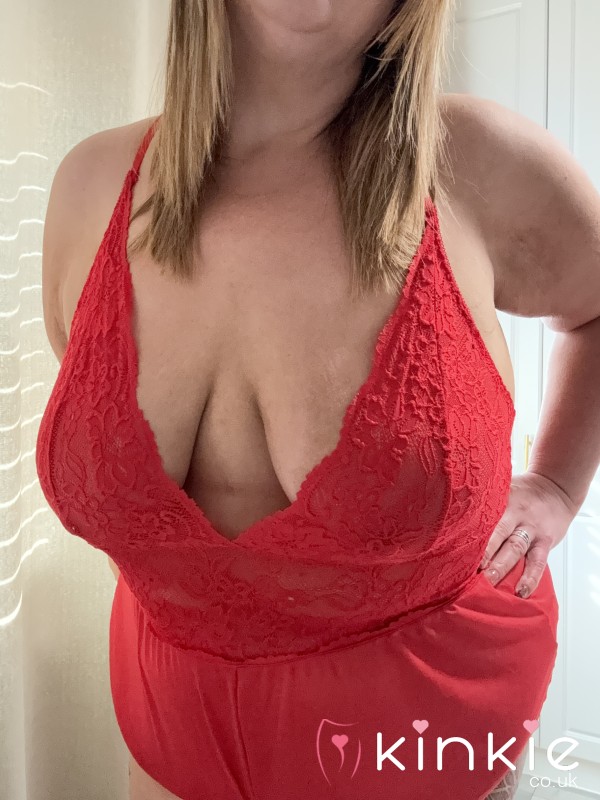 RED LACE CROTCHLESS BABYDOLL SLEEP IN ME😈