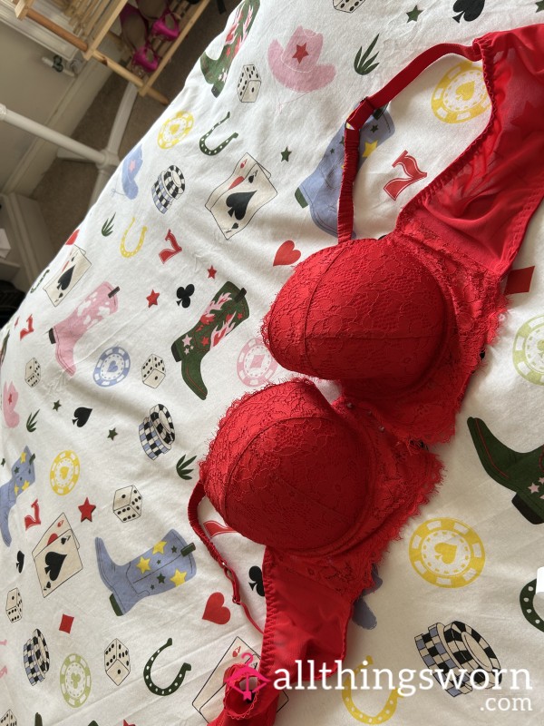 🔥 Worn Red Lace Padded Bra – 42C 🔥