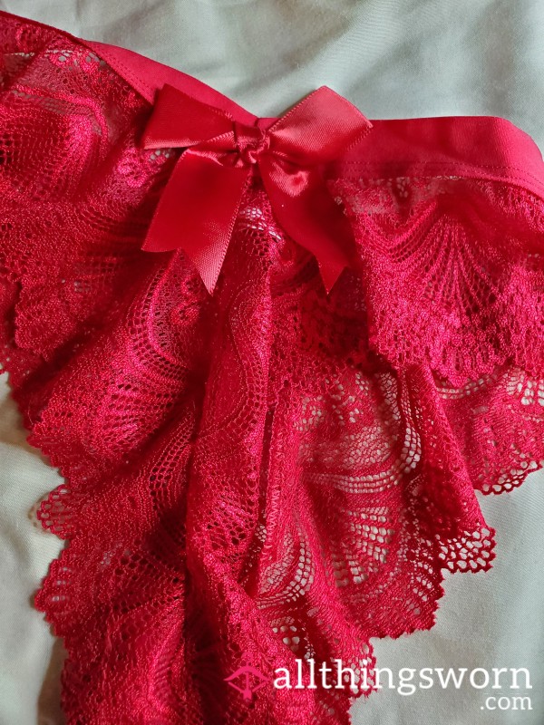 Red Lace With Back Bow 🖤