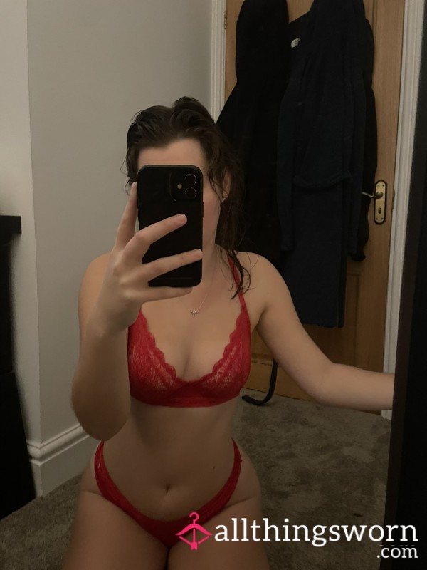 Red Lacey Set Mirror Pose 🫦❤️🍒