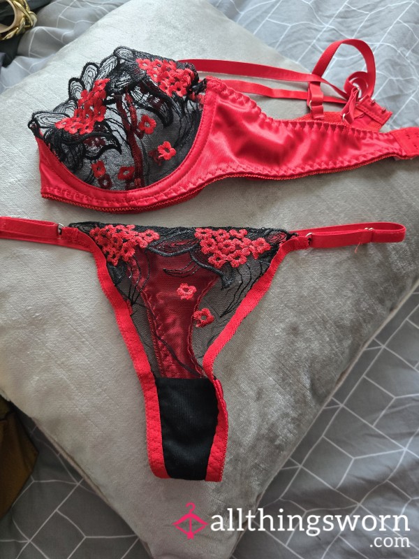 Red Lacy Set