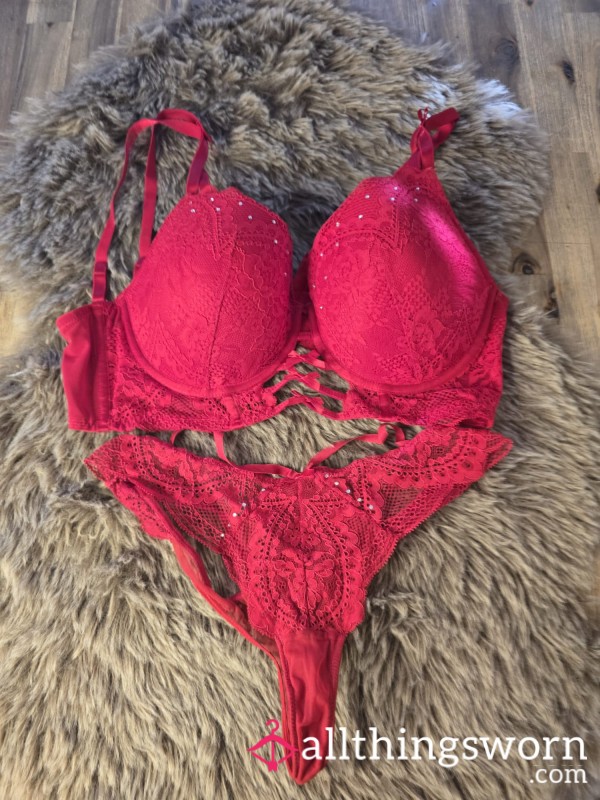 Red Lingerie Set With Rhinestones 🥵