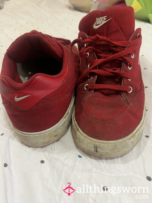 Red Nike Men’s Retro Size Ten