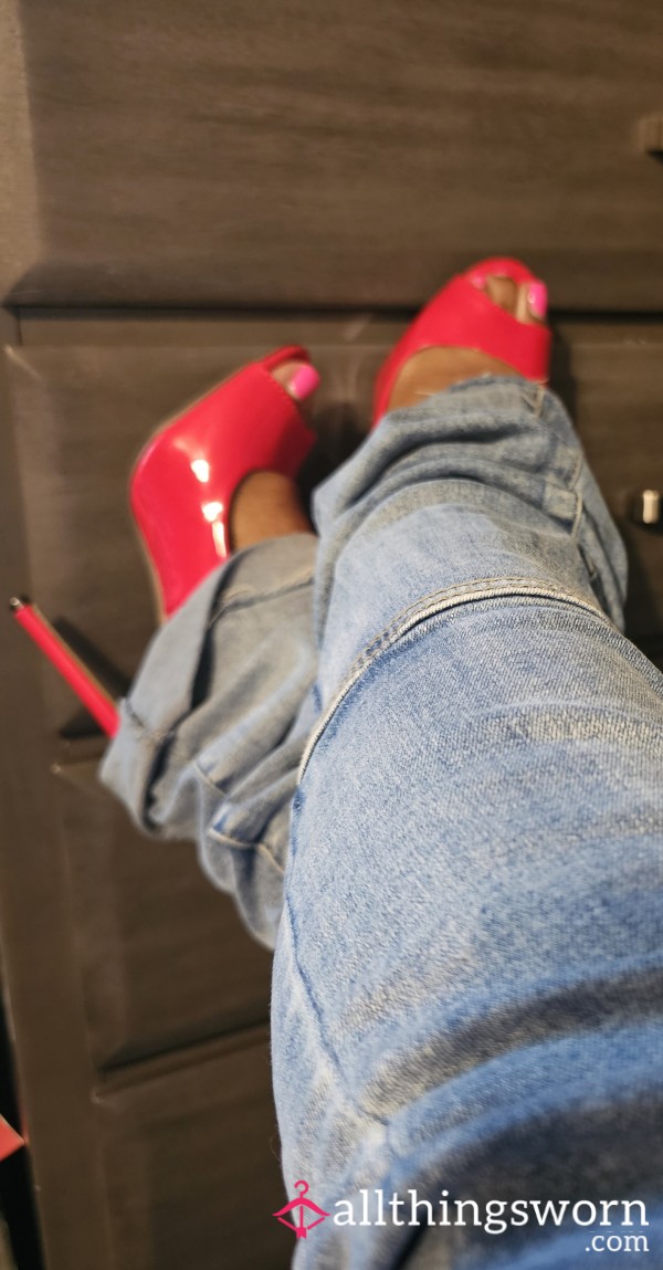 Red P**p Toes Size 8.5