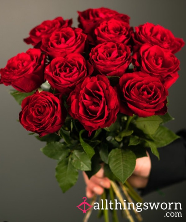 Red Roses 🌹...... I Love Flowers & Always Appreciate Gifts 💋