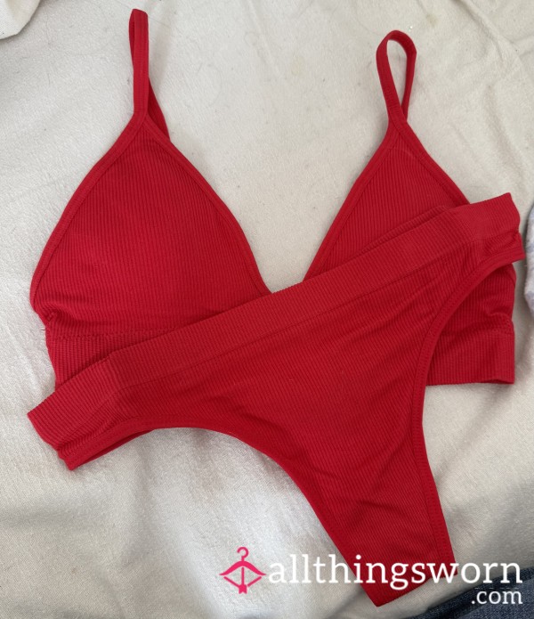 Red Seamless Set 💕 Soft And Sculpting