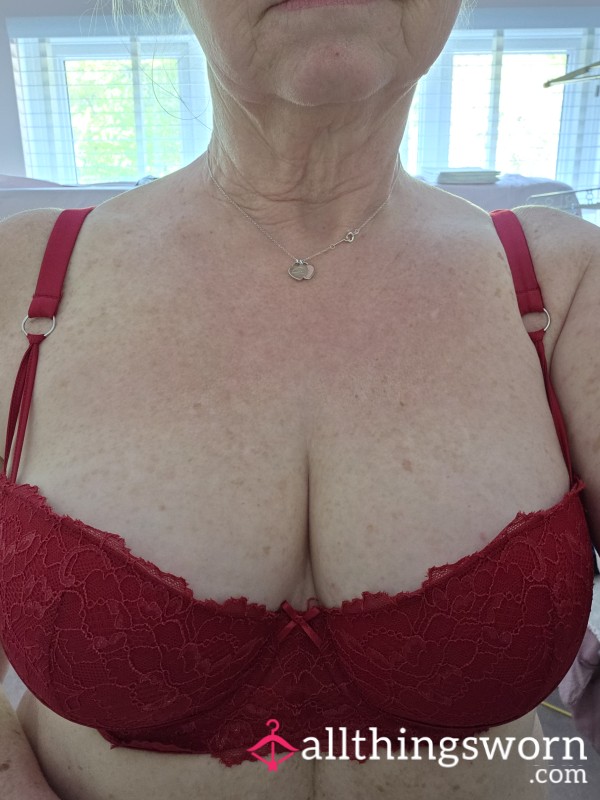 Red S**yBra &panties  7 X Photos